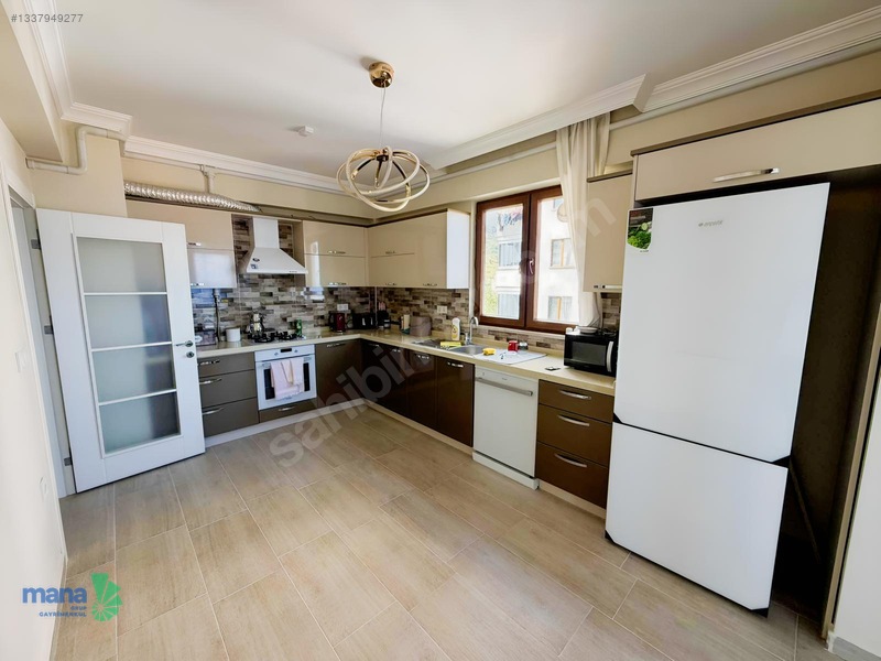 Mana Gayrimenkulden Referans Trabzon'da Kiralık Eşyalı 4+1 Daire — fotoğraf 7