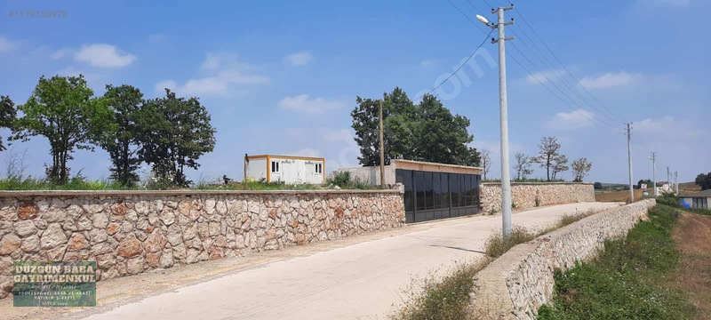 Düzgün Babadan Ana Asfalt Cepheli, Yaşam Ve Ofise Uygun Mülk