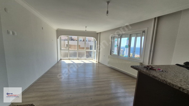 Karataşta Deniz Manzaralı Merkezi Isıtmalı Asansörlü Kiralık — fotoğraf 5