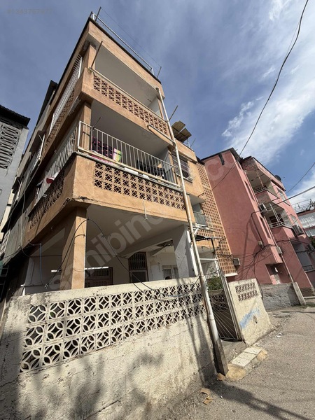 Krc'den Yeşılyurt Mah. 3,5 Katlı Müstakil Ev — fotoğraf 3