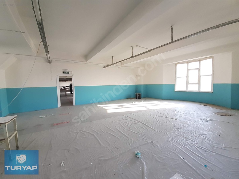 Bağcılar, Mahmutbeyde 2700m2.imalat Ve Showrooma Uygun İşyeri.