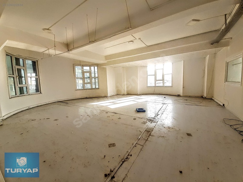 Bağcılar, Mahmutbeyde 2700m2.imalat Ve Showrooma Uygun İşyeri. — fotoğraf 2