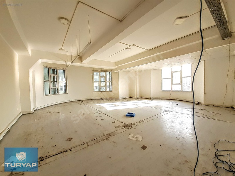 Bağcılar, Mahmutbeyde 2700m2.imalat Ve Showrooma Uygun İşyeri. — fotoğraf 5