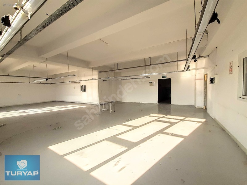 Bağcılar, Mahmutbeyde 2700m2.imalat Ve Showrooma Uygun İşyeri. — fotoğraf 6