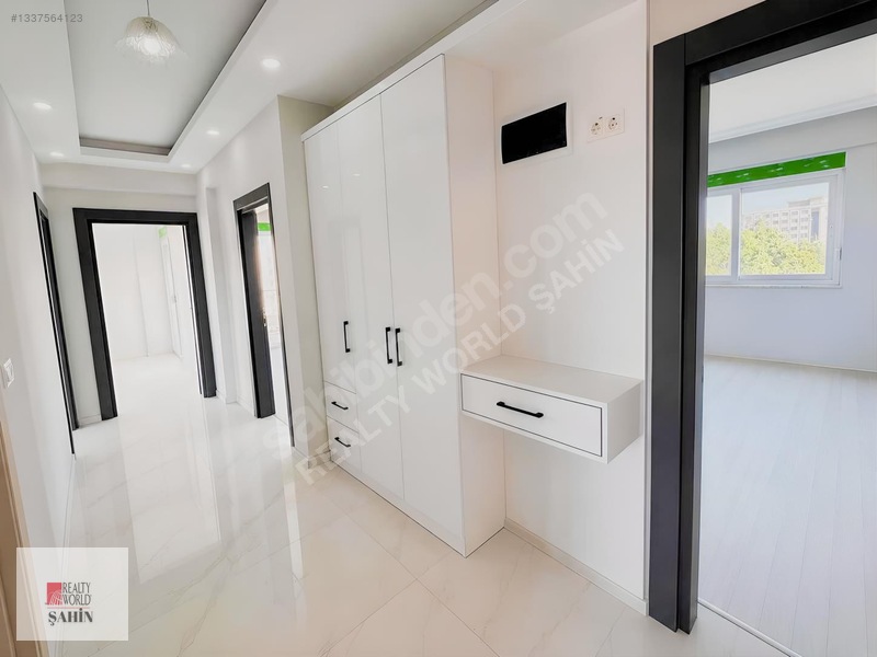 Serik Yeni Mahalle'de Geniş Kiralık 3+1 Daire — fotoğraf 2