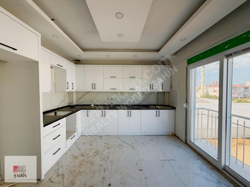 Serik Yeni Mahalle'de Geniş Kiralık 3+1 Daire — fotoğraf 4
