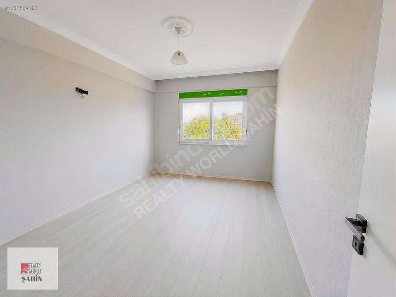 Serik Yeni Mahalle'de Geniş Kiralık 3+1 Daire — fotoğraf 5