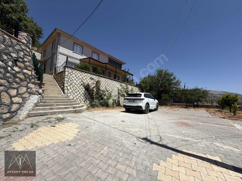 Atabey Den Satılık Bağ Evi Şehir Manzaralı — fotoğraf 3