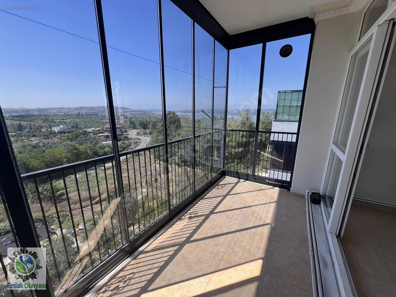 Müstakil Göl Manzaralı 2+1 Kapalı Mutfak