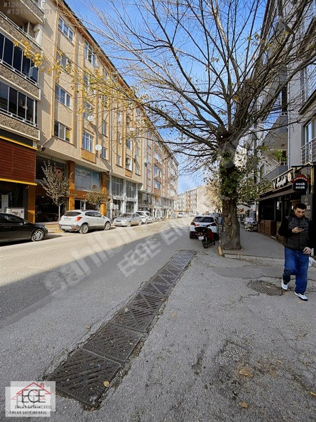 Ege Emlak'tan Çarşı İçerisinde Arakat Kiralık 2+1 Daire — fotoğraf 7