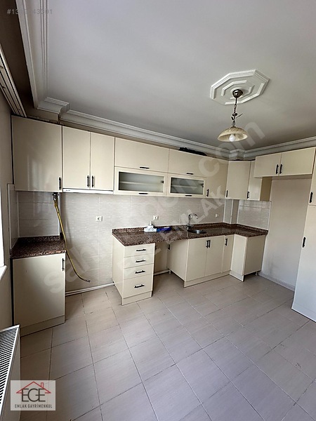 Ege Emlak'tan Çarşı İçerisinde Arakat Kiralık 2+1 Daire — fotoğraf 15