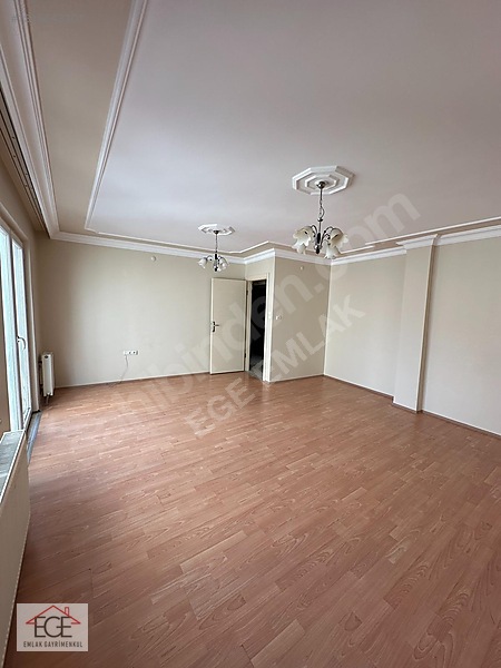 Ege Emlak'tan Çarşı İçerisinde Arakat Kiralık 2+1 Daire — fotoğraf 20