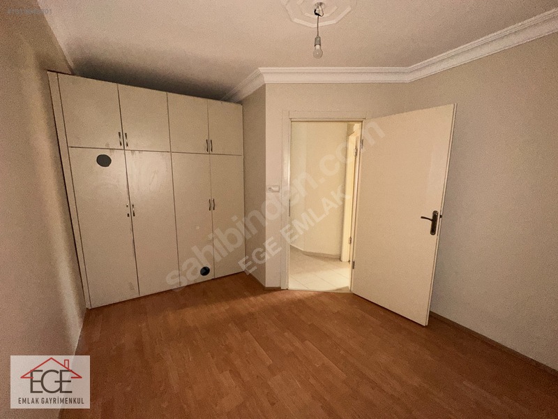 Ege Emlak'tan Çarşı İçerisinde Arakat Kiralık 2+1 Daire — fotoğraf 25