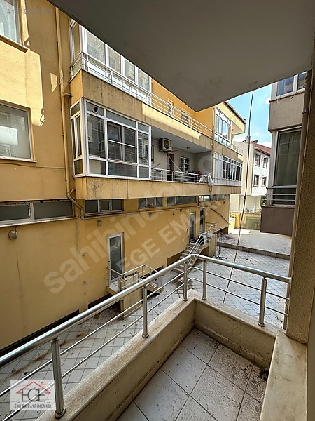 Ege Emlak'tan Çarşı İçerisinde Arakat Kiralık 2+1 Daire — fotoğraf 31