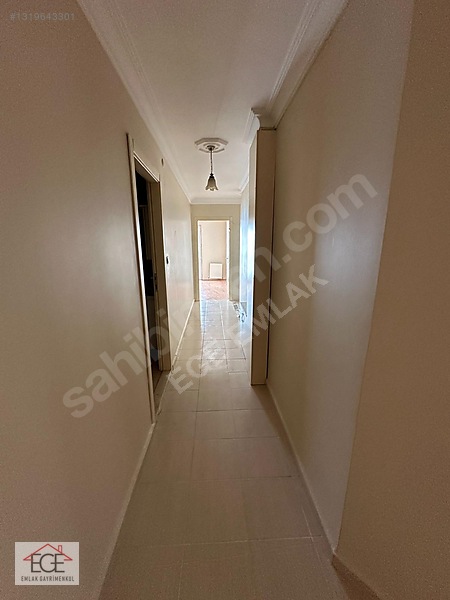 Ege Emlak'tan Çarşı İçerisinde Arakat Kiralık 2+1 Daire — fotoğraf 32