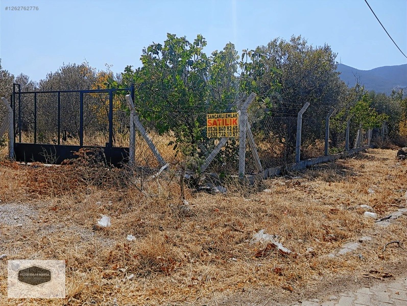 İzmir K. Paşa Çambel In 2 Km İlerisinde S.iğdecik De Köşe Arsa