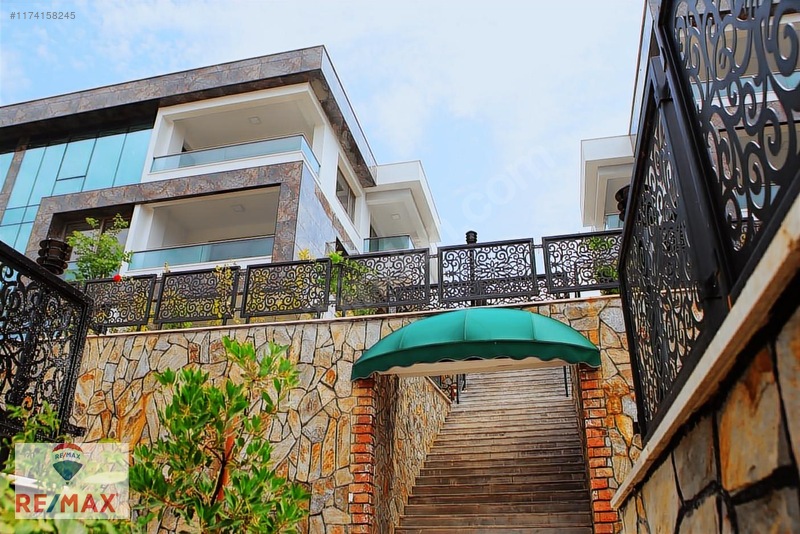 Re/maxtan Altınay Saklıbahçe Villalarında Satılık Tripleks Villa — fotoğraf 11