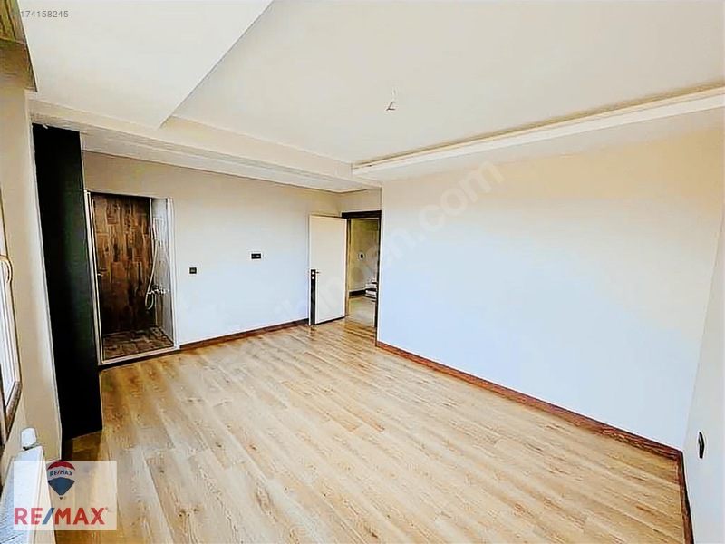 Re/maxtan Altınay Saklıbahçe Villalarında Satılık Tripleks Villa — fotoğraf 20
