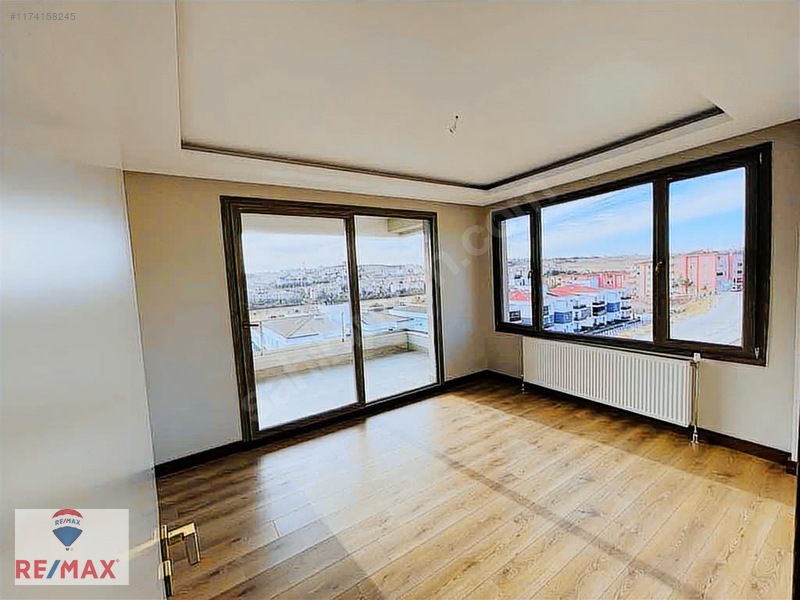 Re/maxtan Altınay Saklıbahçe Villalarında Satılık Tripleks Villa — fotoğraf 28