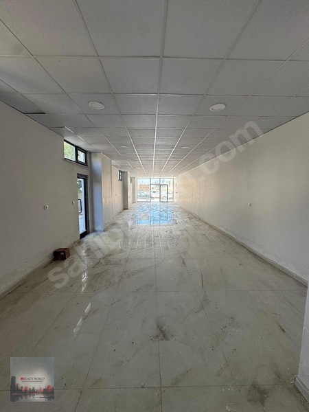 Realty World'den Muhteşem Lokasyonda Kiralık 100m² Dükkan — fotoğraf 3