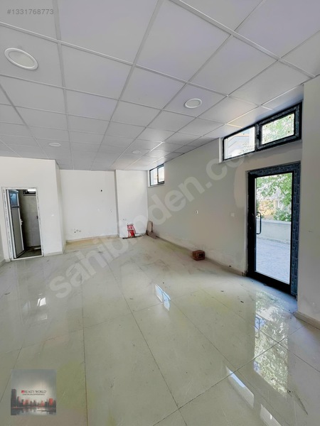 Realty World'den Muhteşem Lokasyonda Kiralık 100m² Dükkan — fotoğraf 4
