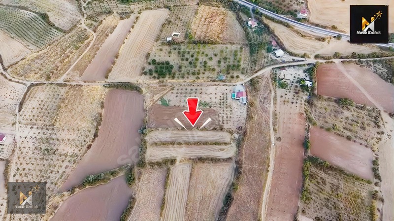 Baskil Yolunda Satılık Bahçe Yapımına Uygun Tarla — fotoğraf 2