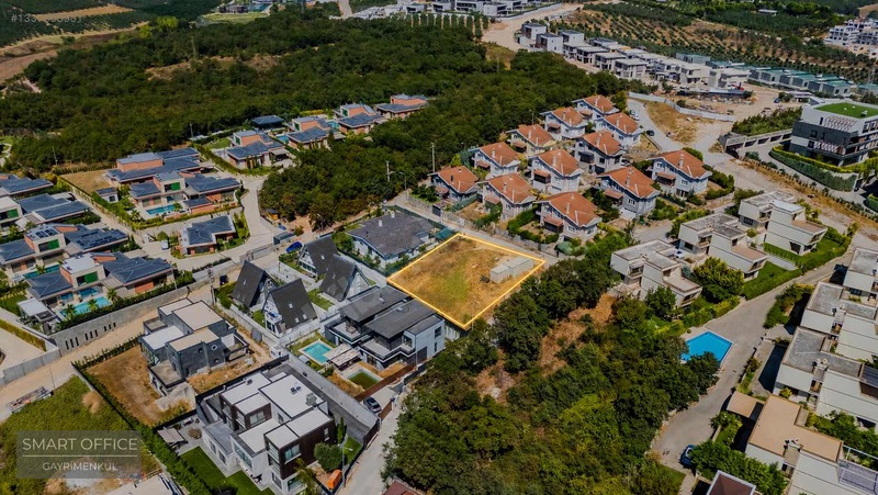 Villa İmarlı Satılık 750 M2 Arsa