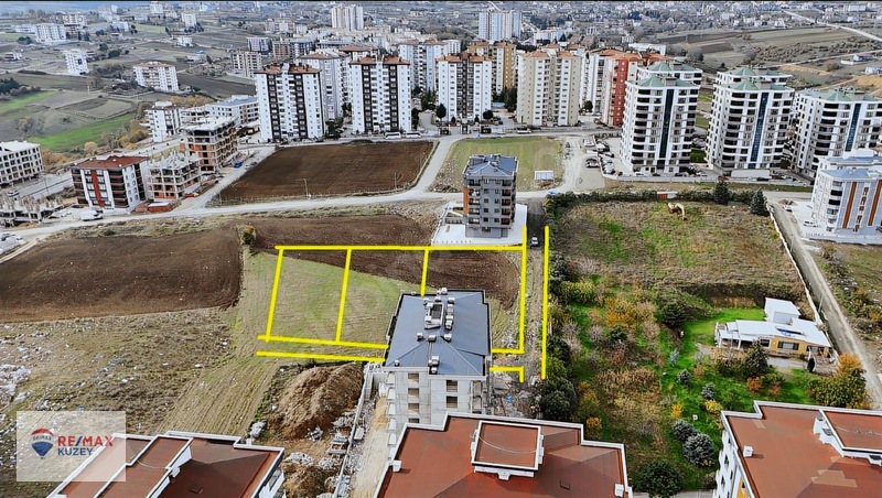 Deniz Manzaralı Ve İyi Lokasyonda Satılık Parsel — fotoğraf 6