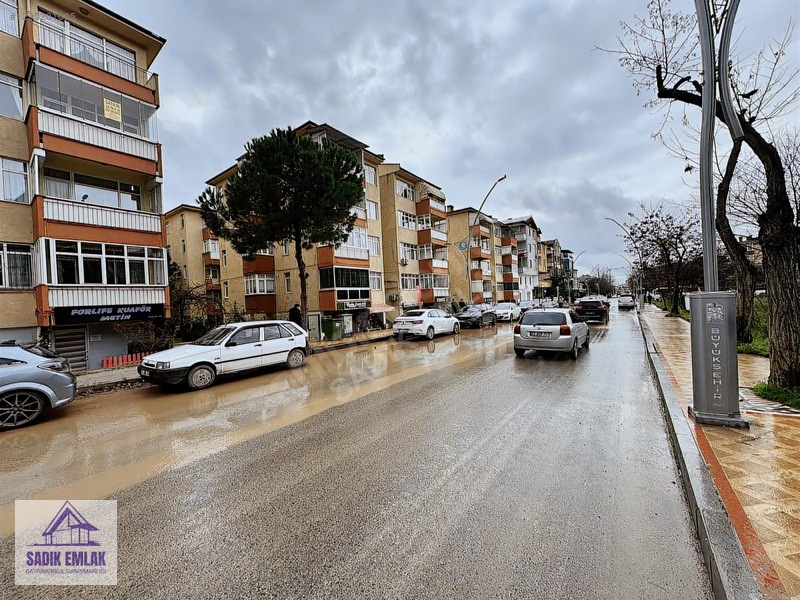 Sadık Emlak'tan Mimar Sinan Ana Cadde Üzeri Satılık 3+1 Daire — fotoğraf 2