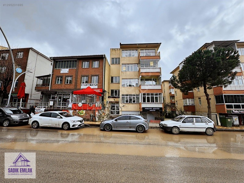 Sadık Emlak'tan Mimar Sinan Ana Cadde Üzeri Satılık 3+1 Daire — fotoğraf 3