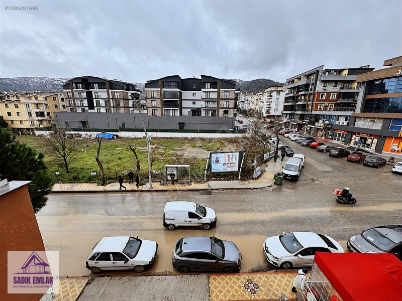 Sadık Emlak'tan Mimar Sinan Ana Cadde Üzeri Satılık 3+1 Daire — fotoğraf 4
