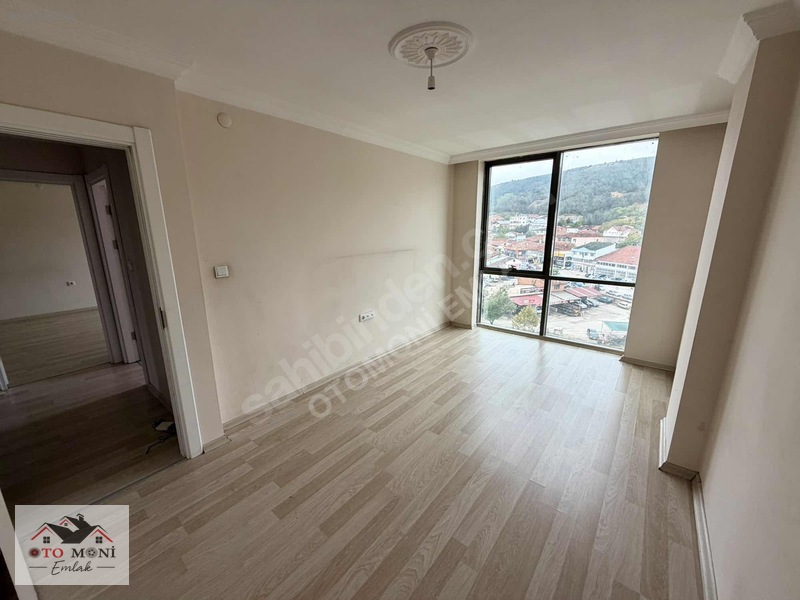 Salıpazarında Cadde Cepheli 2+1 Kiralık Daire — fotoğraf 13