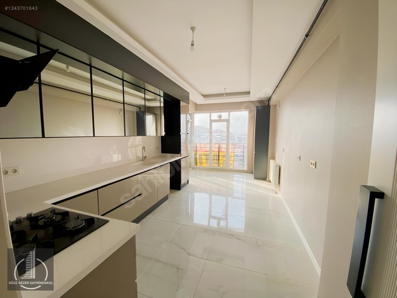 Oğuz Gezer'den Sitede Lüks Peyzajlı Kapalı Otoprklı Teras Balkon
