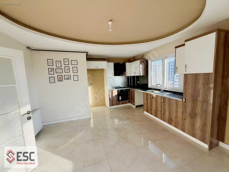 Esc'den 75. Yıl'da Site İçi 3+1 Kiralık Daire Esc2117a