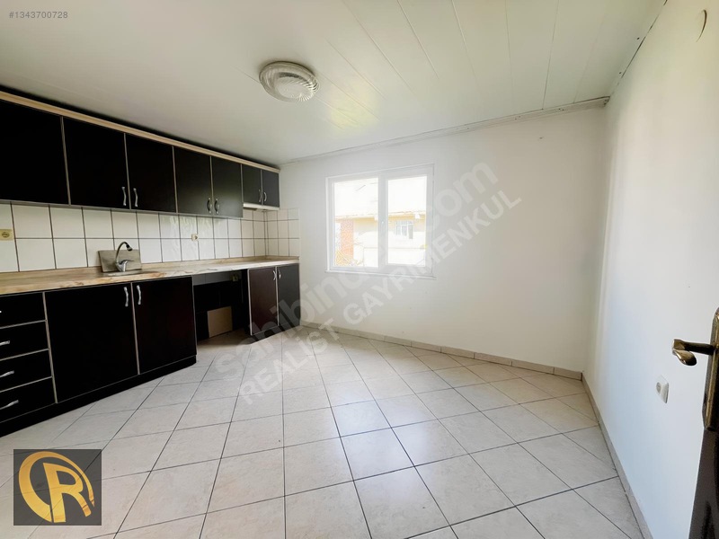 Realist'den 2+1 Korucuk Mahallesinde Boş Kiralık Daire — fotoğraf 2
