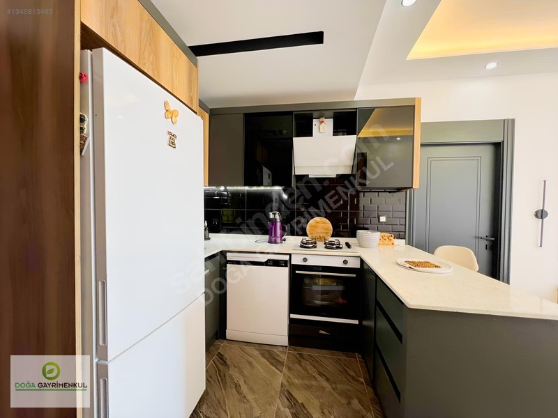 Sahilde Deniz Manzaralı | Denize 150 Mt Havuzlu Sitede 1+1 Lüks — fotoğraf 5