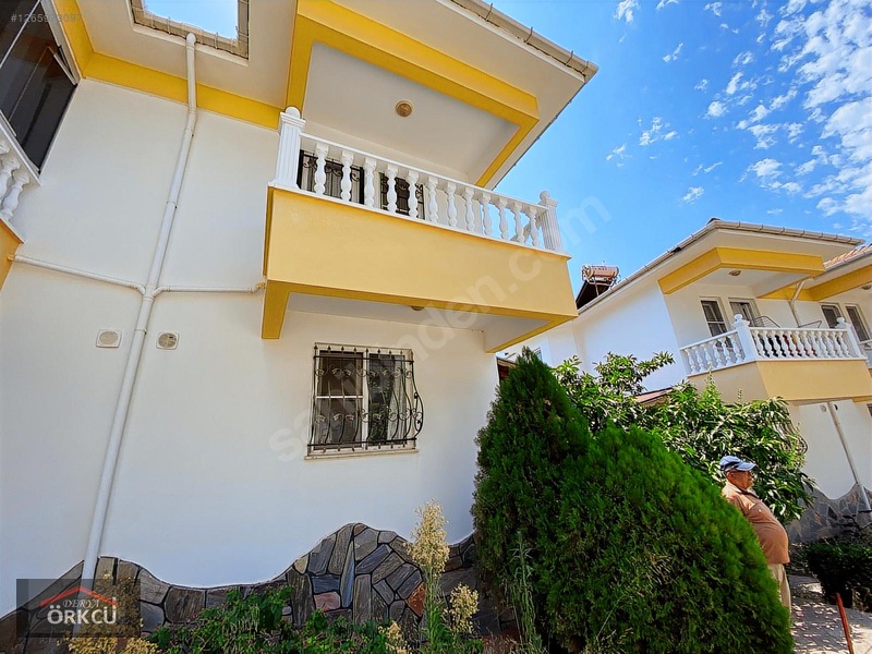 Örkcü Emlaktan Satılık Bahçeli Uygun Satılık 4+1 Tribleks Villa — fotoğraf 2