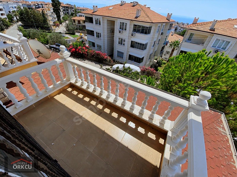 Örkcü Emlaktan Satılık Bahçeli Uygun Satılık 4+1 Tribleks Villa — fotoğraf 3