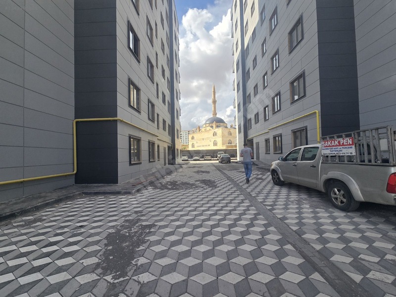 Acil Satılık 2+1 Sıfır Lüx Yüksek Giriş — fotoğraf 2