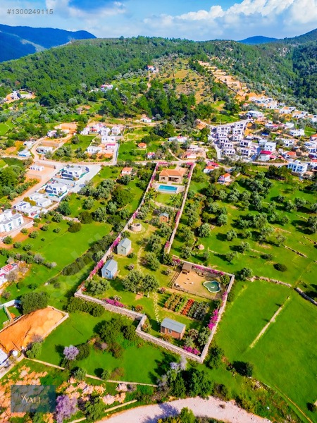Satılık Yalıçiftlik'te 4.238 M2 İmarlı , Kargır Taş Ev Ve Arsası — fotoğraf 9