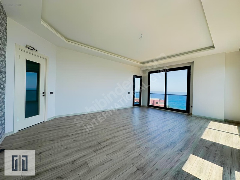 Mersin'de Kapalı Otoparklı,doğalgazlı,denize Sıfır Kiralık 3+1 — fotoğraf 3