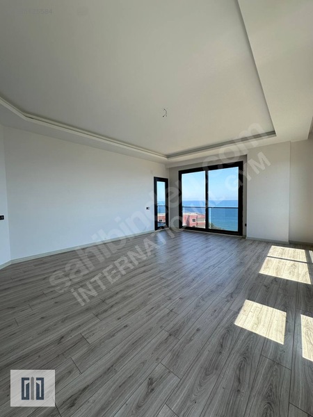 Mersin'de Kapalı Otoparklı,doğalgazlı,denize Sıfır Kiralık 3+1 — fotoğraf 6