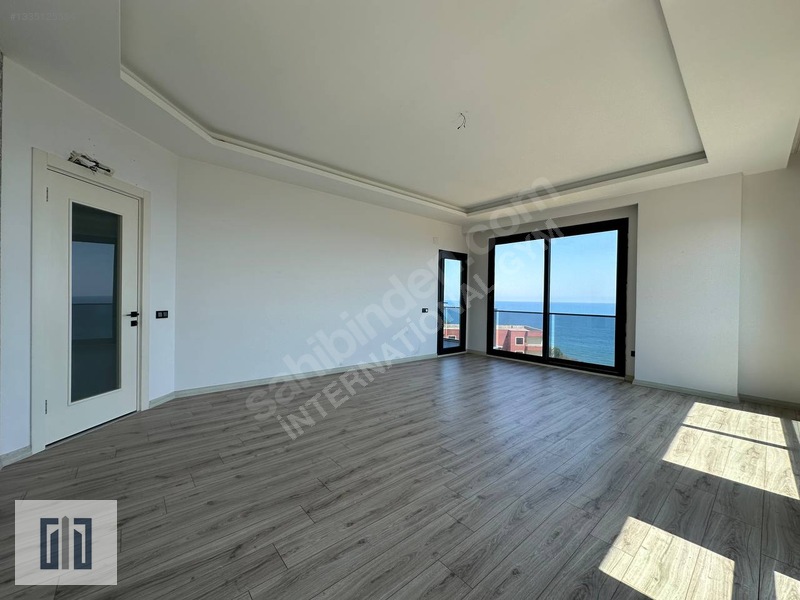 Mersin'de Kapalı Otoparklı,doğalgazlı,denize Sıfır Kiralık 3+1 — fotoğraf 10