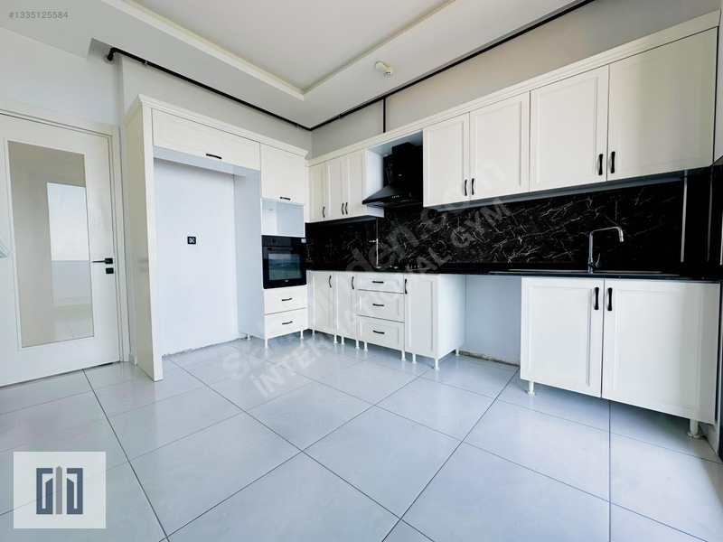 Mersin'de Kapalı Otoparklı,doğalgazlı,denize Sıfır Kiralık 3+1 — fotoğraf 20