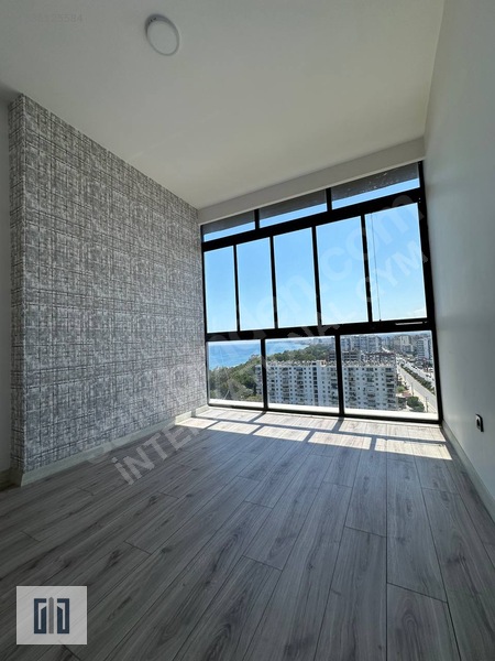 Mersin'de Kapalı Otoparklı,doğalgazlı,denize Sıfır Kiralık 3+1 — fotoğraf 28