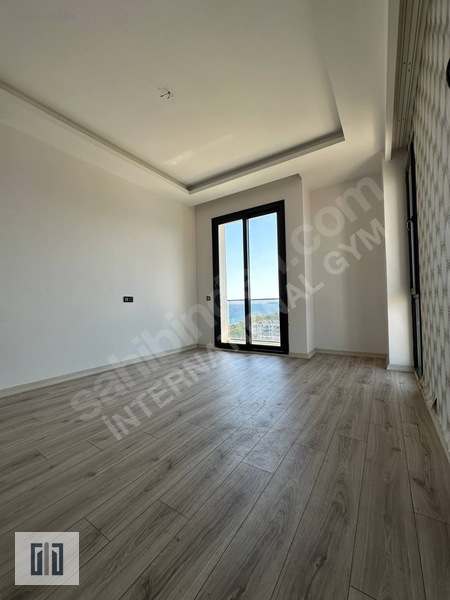 Mersin'de Kapalı Otoparklı,doğalgazlı,denize Sıfır Kiralık 3+1 — fotoğraf 34