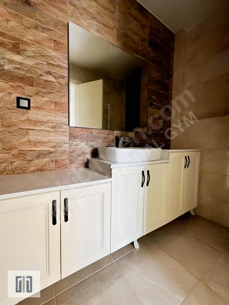 Mersin'de Kapalı Otoparklı,doğalgazlı,denize Sıfır Kiralık 3+1 — fotoğraf 43