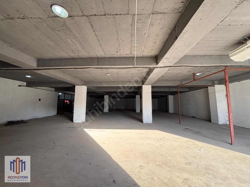 Rotasyon'dan Winstovn Yanı 2.000 M2 Kiralık Depo — fotoğraf 3
