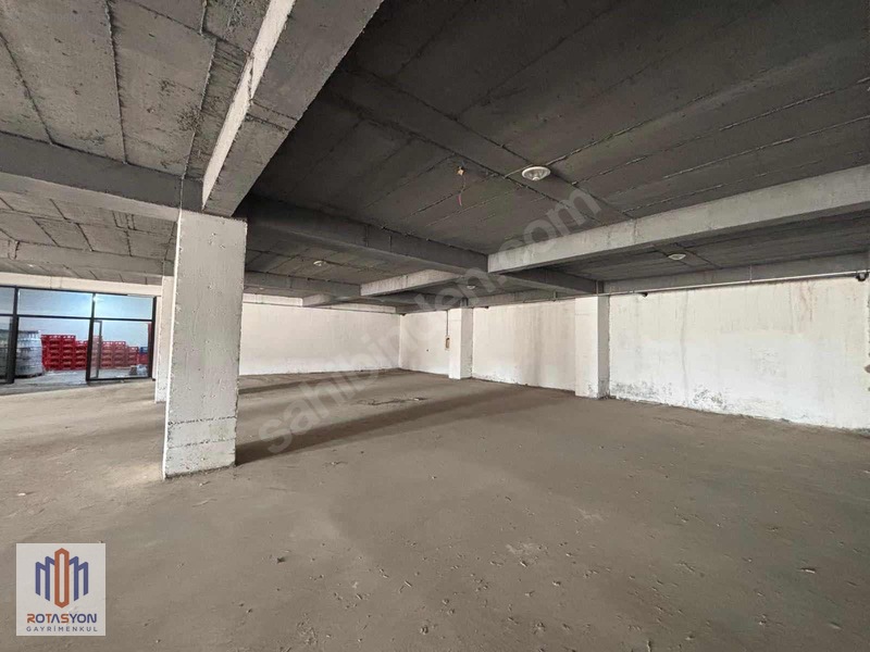 Rotasyon'dan Winstovn Yanı 2.000 M2 Kiralık Depo — fotoğraf 9