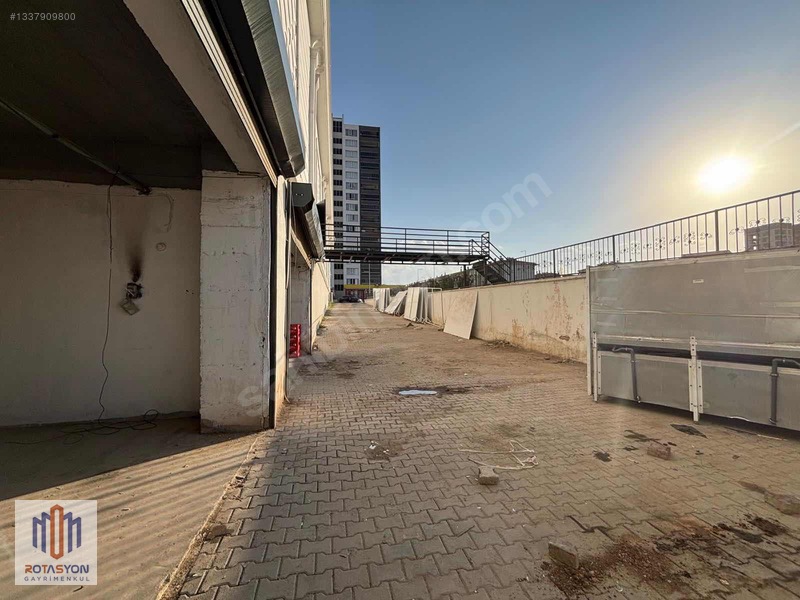 Rotasyon'dan Winstovn Yanı 2.000 M2 Kiralık Depo — fotoğraf 11